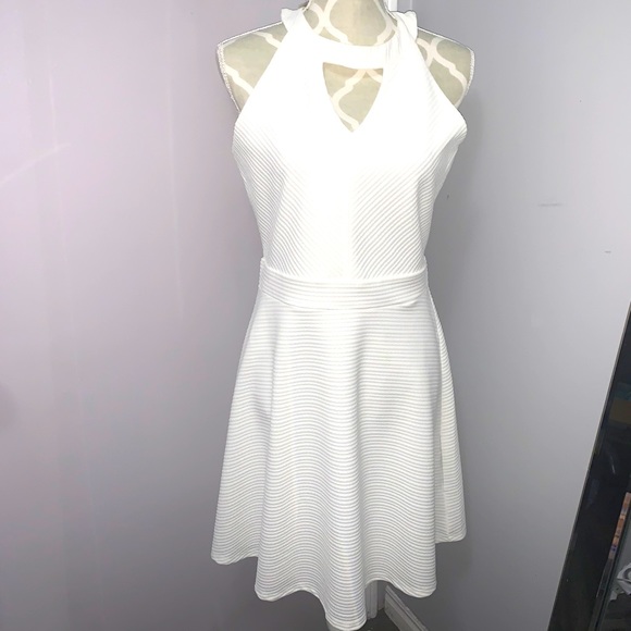 White Sleeveless Mini Dress - Picture 1 of 2